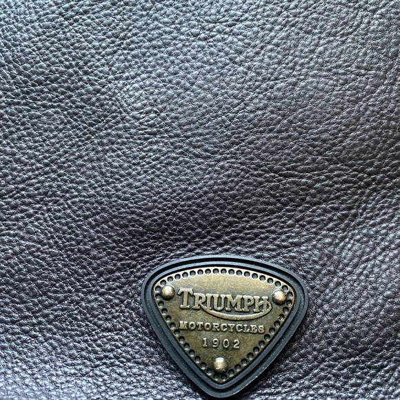 Triumph Messenger Saddlebag Genuine leather bag - Picture 14 of 16
